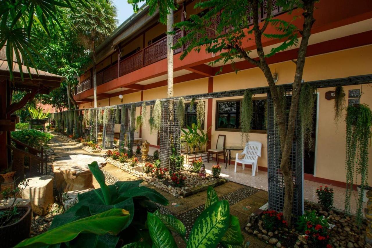 Hotel Noble Night pensión Kanchanaburi Exterior foto